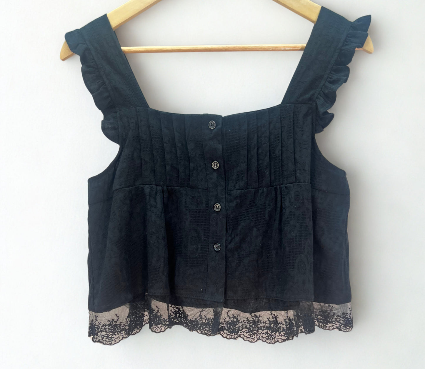 Noira – Black Ruffle Strap Blouse with Lace Hem