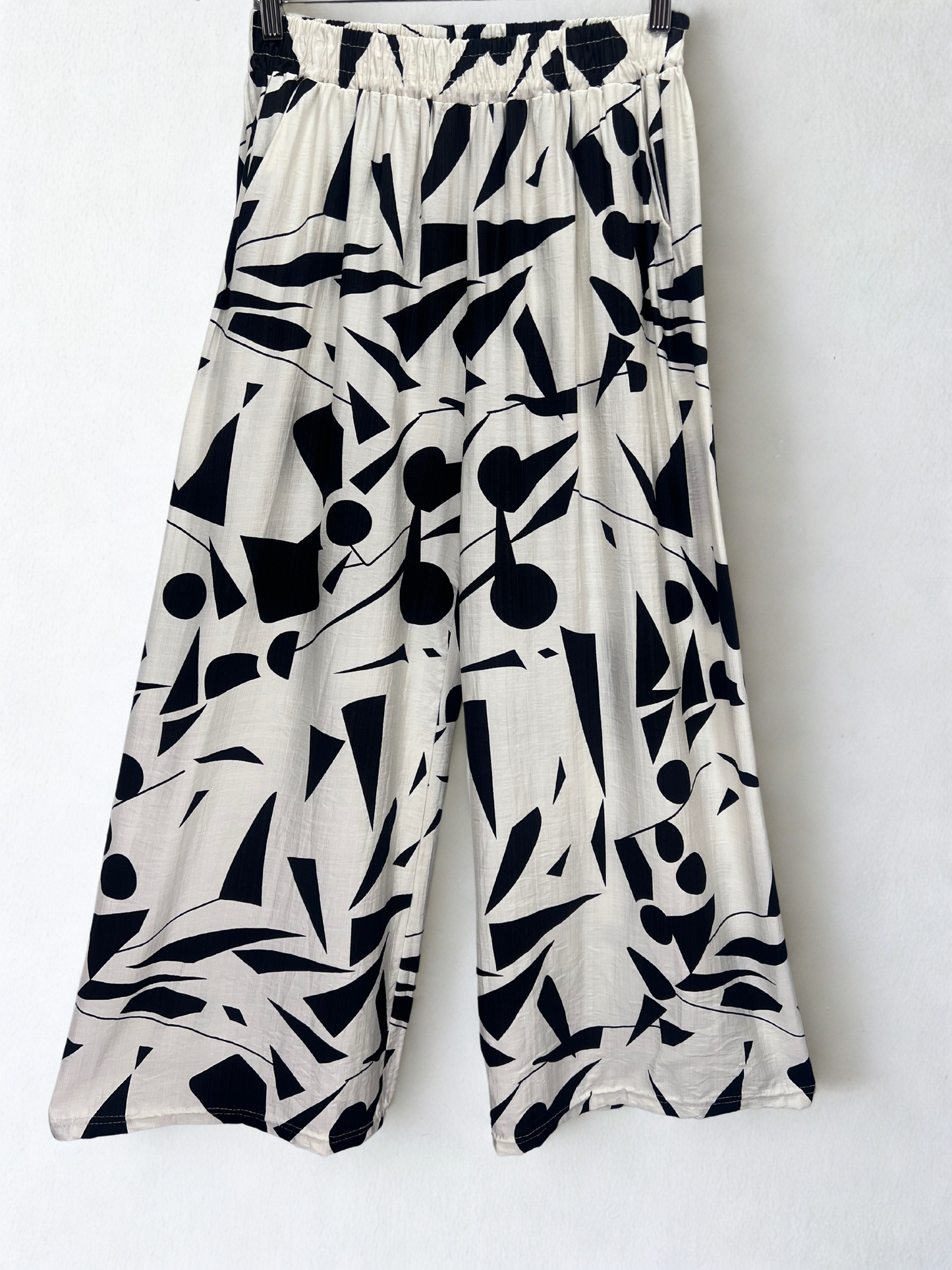 100% Cotton Abstract Art Wide-Leg Pants – Black & White