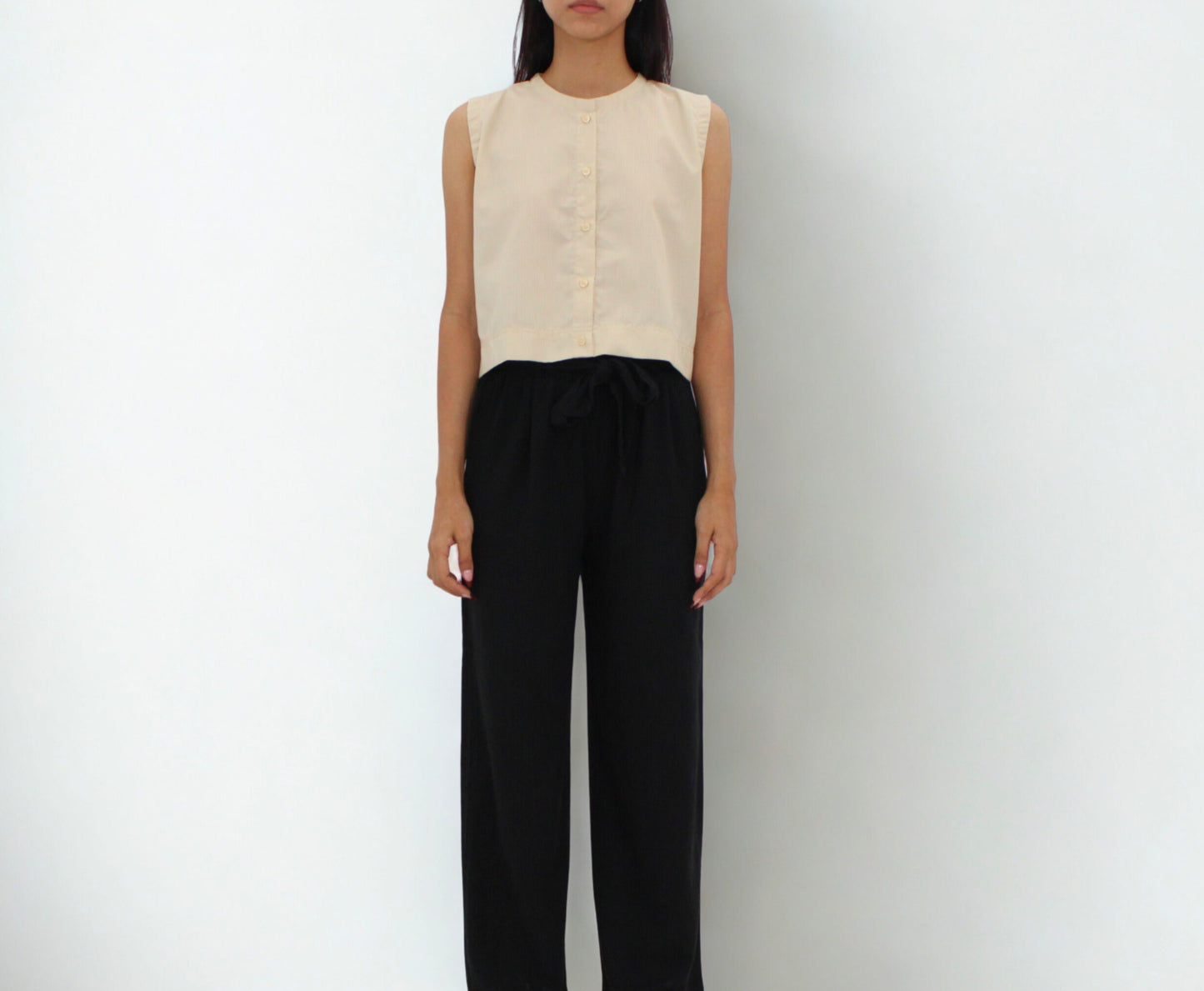 Elira – 100% Cotton Button-Front Crop Top