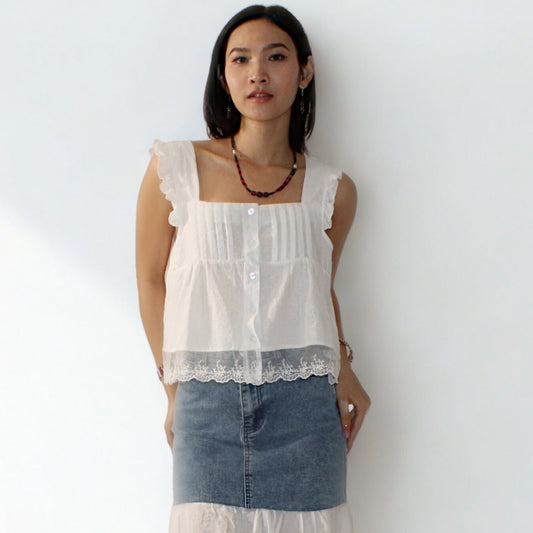Noira Blanc – White Ruffle Strap Cotton Blouse with Lace Hem