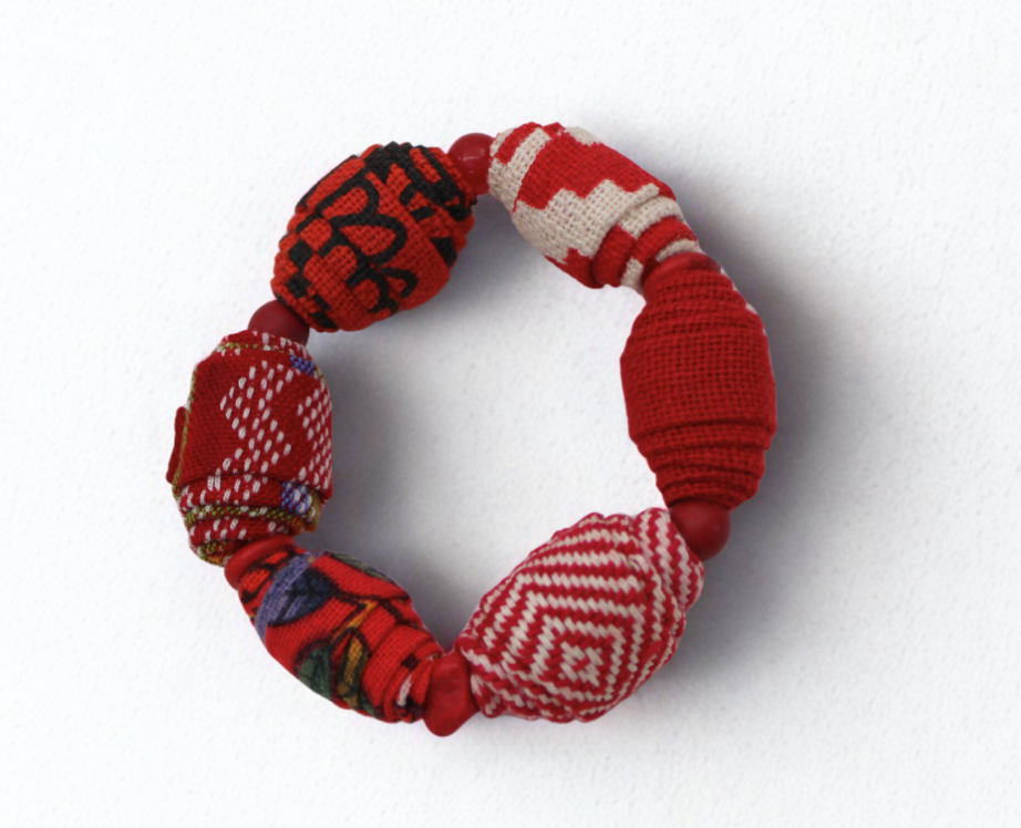 Red Rhythm Fabric Bead Bracelet – Handmade Eco-Chic Stretch Style