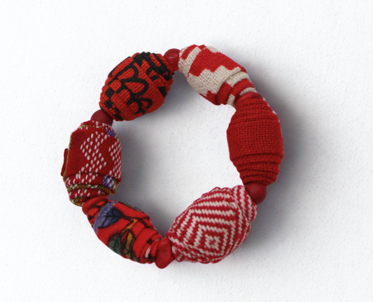Red Rhythm Fabric Bead Bracelet – Handmade Eco-Chic Stretch Style